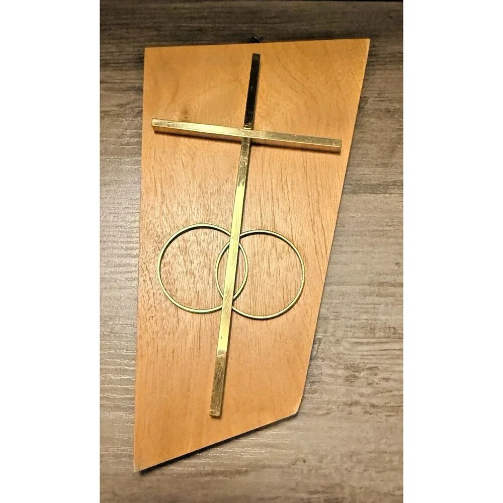 MCM Vintage Cross with Overlapping Circles on Wooden Maple Plaque Wall Hanging